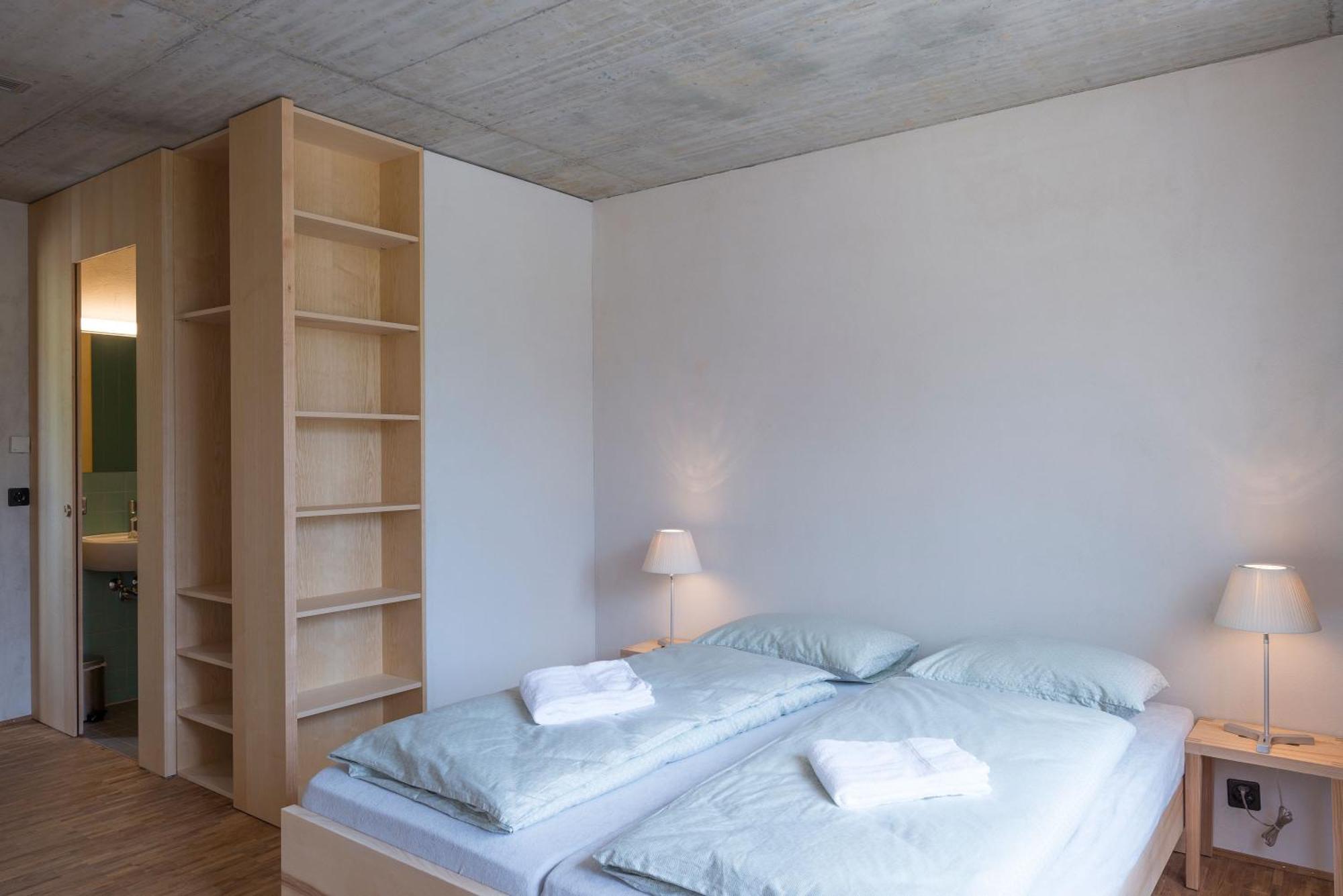 Doppel-/Zweibettzimmer mit eigenem Bad